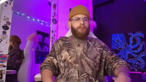 Snapshot of vickingcock7 chatting on 12.18.25 vickingcock7 online show from 12.18.25