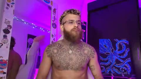 Snapshot of vickingcock7 chatting on 12.22.25 vickingcock7 online show from 12.22.25