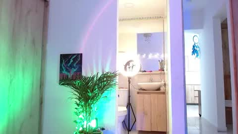 Vicky  online show from 02.02.25