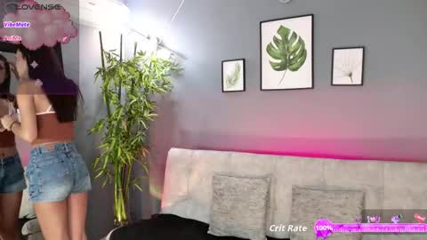 Snapshot of vicky_kittyy chatting on 12.13.25 Amy online show from 12.13.25