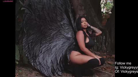 Snapshot of vickygrey1 chatting on 11.04.25 Vicky Greys online show from 11.04.25