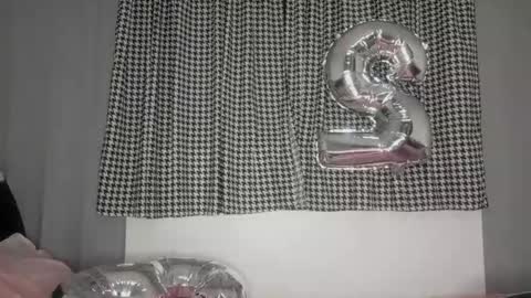 vickyhm22 online show from 10.27.25