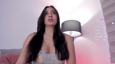 Snapshot of vico_sweety chatting on 11.26.25 Victoria online show from 11.26.25