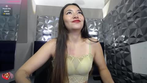 Victoria  online show from 10.13.25