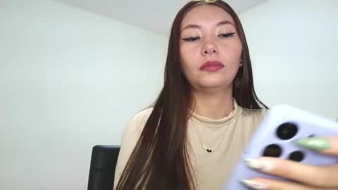 Victoria  online show from 03.28.26