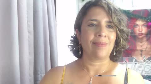 Snapshot of victoria25_meester chatting on 12.16.25 Hi guys Im victoria Be the one who can control me in PVT online show from 12.16.25