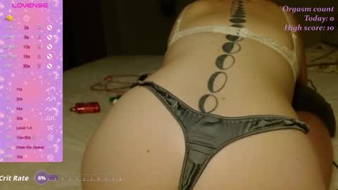 Snapshot of victoria97 chatting on 09.12.25 Victoria97 online show from 09.12.25