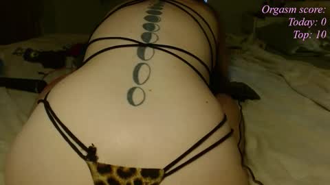 Snapshot of victoria97 chatting on 10.16.25 Victoria97 online show from 10.16.25