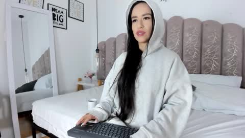 valentina online show from 10.24.25