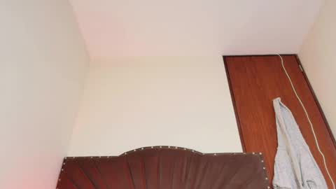 Snapshot of victoria_exxotic chatting on 10.27.25 victoria online show from 10.27.25