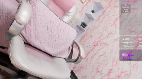 Snapshot of victoria_houston chatting on 01.04.25 Victoria Houston online show from 01.04.25