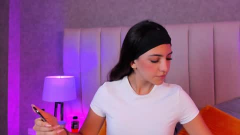 Snapshot of victoria_joliegb chatting on 12.21.24 Victoria Lozano online show from 12.21.24