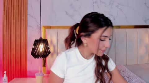 Snapshot of victoria_joliegb chatting on 01.11.25 Victoria Lozano online show from 01.11.25