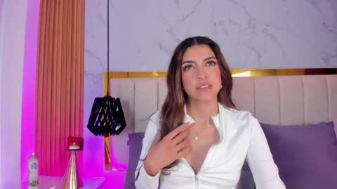 Snapshot of victoria_joliegb chatting on 02.25.25 Victoria Lozano online show from 02.25.25