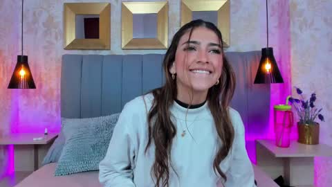 Snapshot of victoria_joliegb chatting on 02.28.25 Victoria Lozano online show from 02.28.25