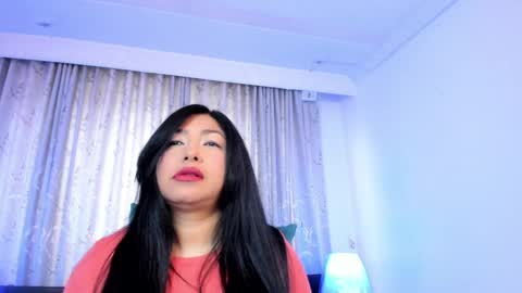 Snapshot of victoria_kim_lee chatting on 05.19.26 Victoria online show from 05.19.26