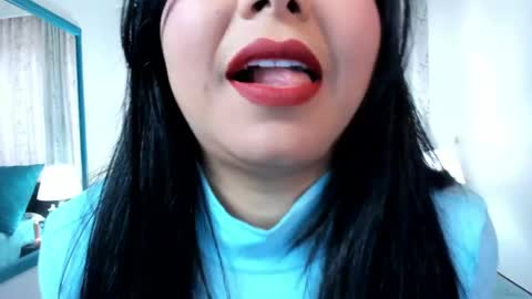 Snapshot of victoria_kim_lee chatting on 05.25.26 Victoria online show from 05.25.26