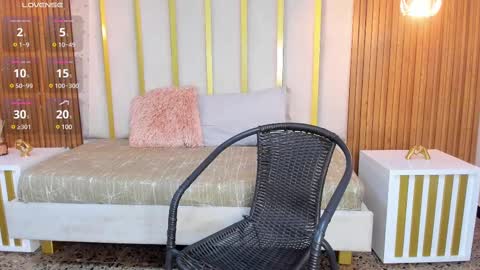 VICTORIA  online show from 01.17.25