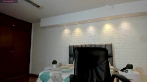 Snapshot of victoria_mooree chatting on 05.11.26 Victoria Everyday From 1400 to 2130 Col Time online show from 05.11.26