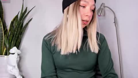 D A N I online show from 10.28.25