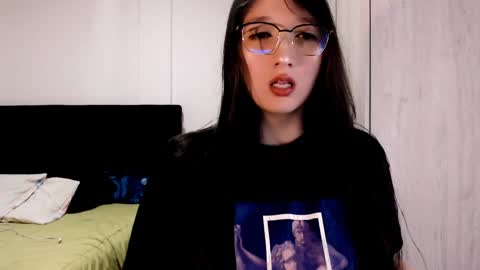 Snapshot of victoria_smile_ chatting on 01.07.25 Victoria online show from 01.07.25