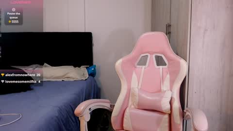 Snapshot of victoria_smile_ chatting on 02.09.25 Victoria online show from 02.09.25