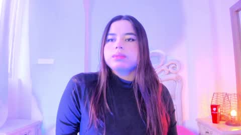 Snapshot of victoria_vallejo chatting on 12.29.24 victoria online show from 12.29.24