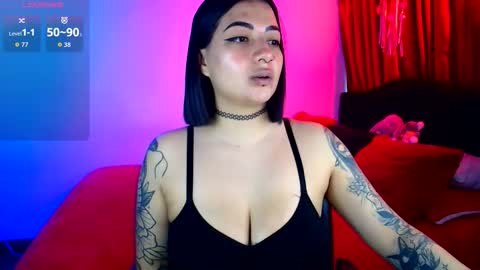 Snapshot of victoria_vox chatting on 10.28.25 Victoria online show from 10.28.25