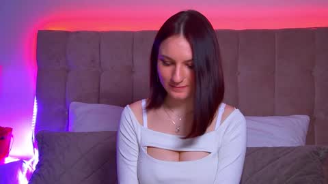 Victoria online show from 01.21.25