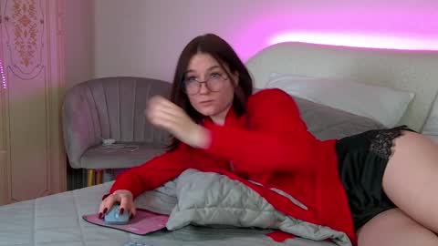 Victoria online show from 01.31.25