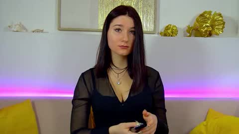 Victoria online show from 11.20.25