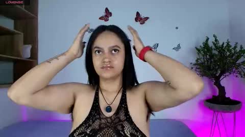 Snapshot of victoriablack_ chatting on 11.02.25 Victoria online show from 11.02.25