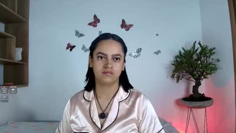 Snapshot of victoriablack_ chatting on 11.16.25 Victoria online show from 11.16.25