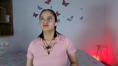 Snapshot of victoriablack_ chatting on 11.18.25 Victoria online show from 11.18.25