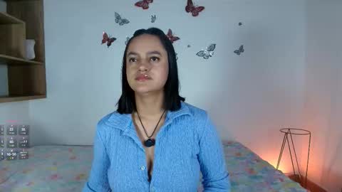 Snapshot of victoriablack_ chatting on 11.19.25 Victoria online show from 11.19.25