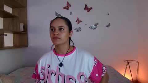 Snapshot of victoriablack_ chatting on 11.24.25 Victoria online show from 11.24.25