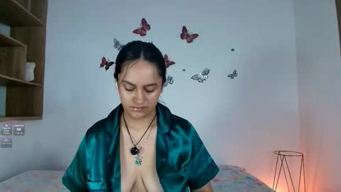 Snapshot of victoriablack_ chatting on 11.27.25 Victoria online show from 11.27.25