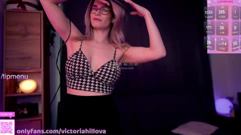 Snapshot of victoriahillova chatting on 11.29.25 Victoria Hillova online show from 11.29.25