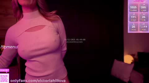 Snapshot of victoriahillova chatting on 12.18.25 Victoria Hillova online show from 12.18.25