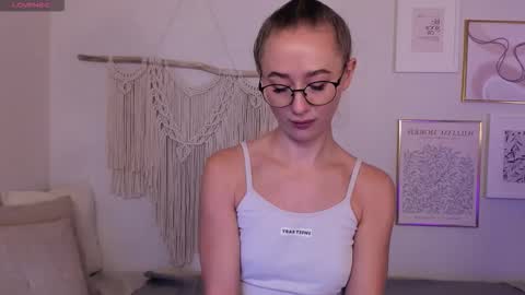 Victoria online show from 10.22.25