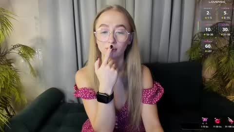 Victoria online show from 11.27.25