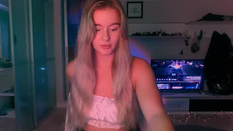 Eva and Victor online show from 09.20.25