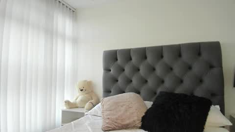 Victoria online show from 09.22.25