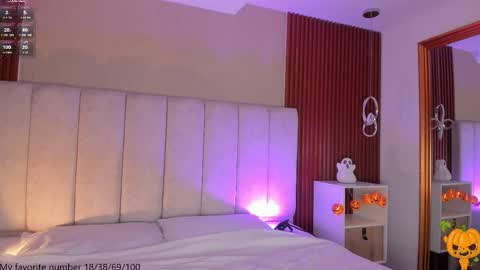 Maria Victoria online show from 10.27.25