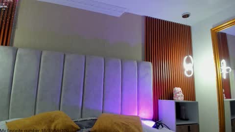 Maria Victoria online show from 11.13.25