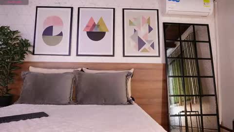 Victoria Shelby  online show from 04.14.26