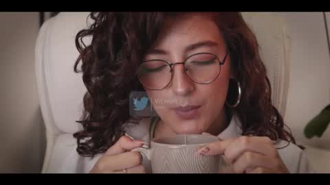 Victoria        online show from 02.11.26