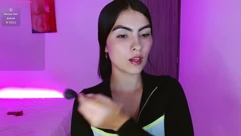 victoriia_henao_ online show from 11.24.25