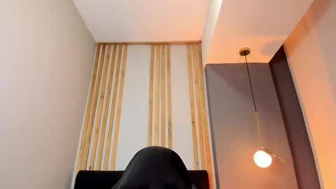 Snapshot of victoriia_vixen chatting on 10.26.25 Victoria Vixen online show from 10.26.25