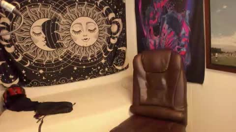 Snapshot of victorino_jhonson chatting on 12.16.25 Victorino Jhonson online show from 12.16.25